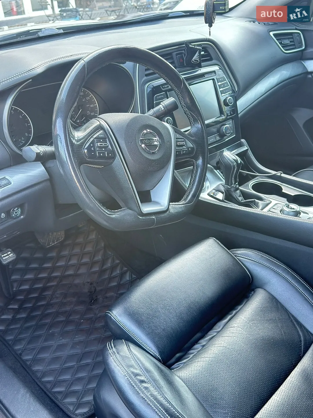 2017 Nissan Maxima - мініатюра 13