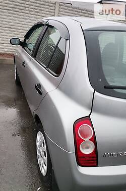 Седан Nissan Micra 2010 в Чернигове