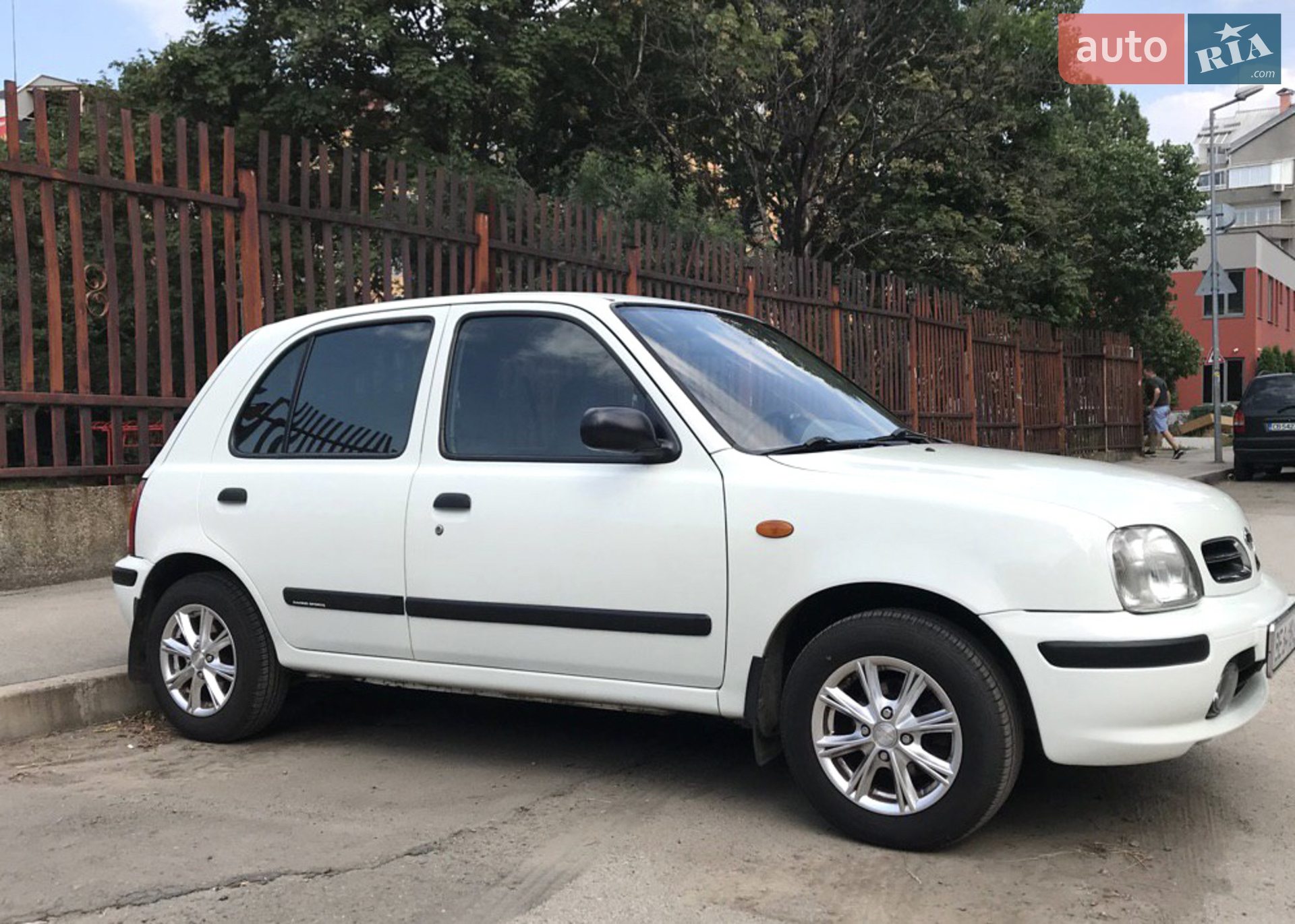 Nissan Micra 1995 року випуску