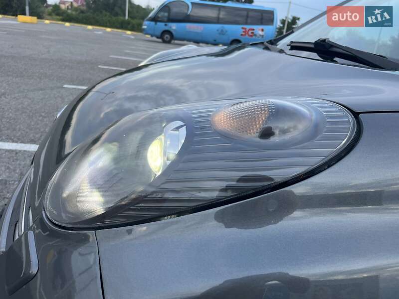 Хетчбек Nissan Micra 2006 в Чернівцях