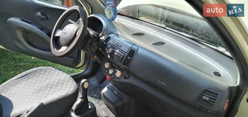 Хетчбек Nissan Micra 2004 в Рожнятові