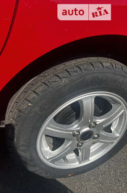 Хетчбек Nissan Micra 2010 в 