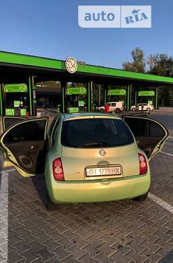 Хэтчбек Nissan Micra 2005 в 