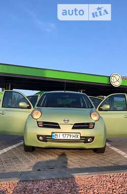 Хэтчбек Nissan Micra 2005 в 