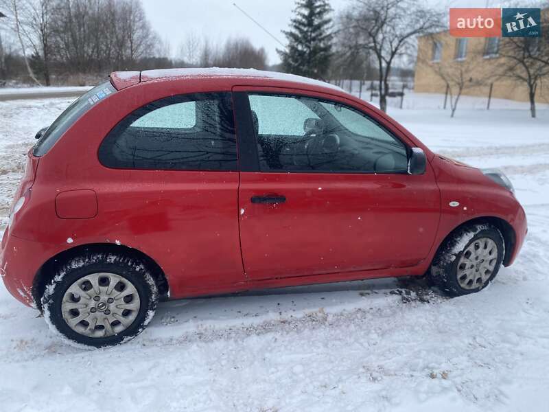 Хэтчбек Nissan Micra 2010 в Шептицькому