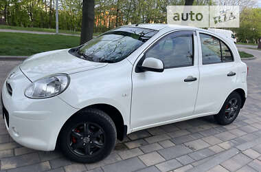 Хетчбек Nissan Micra 2013 в Києві