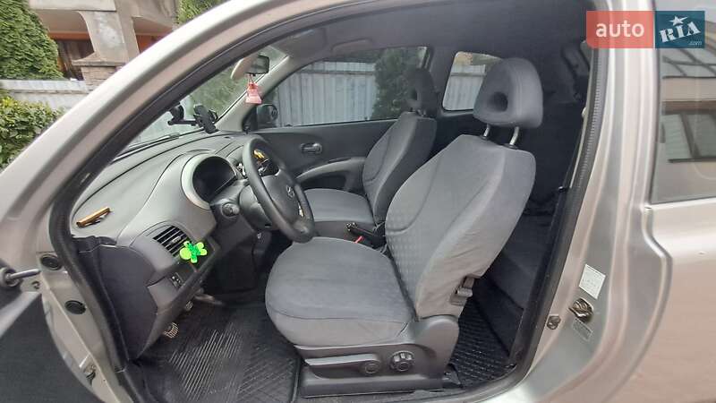 Хэтчбек Nissan Micra 2004 в Самборе