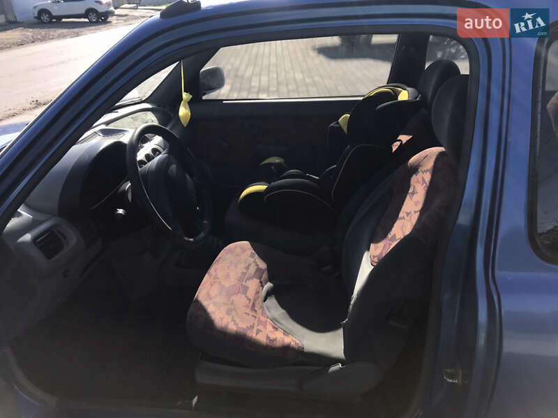 Хэтчбек Nissan Micra 1999 в Тарутине