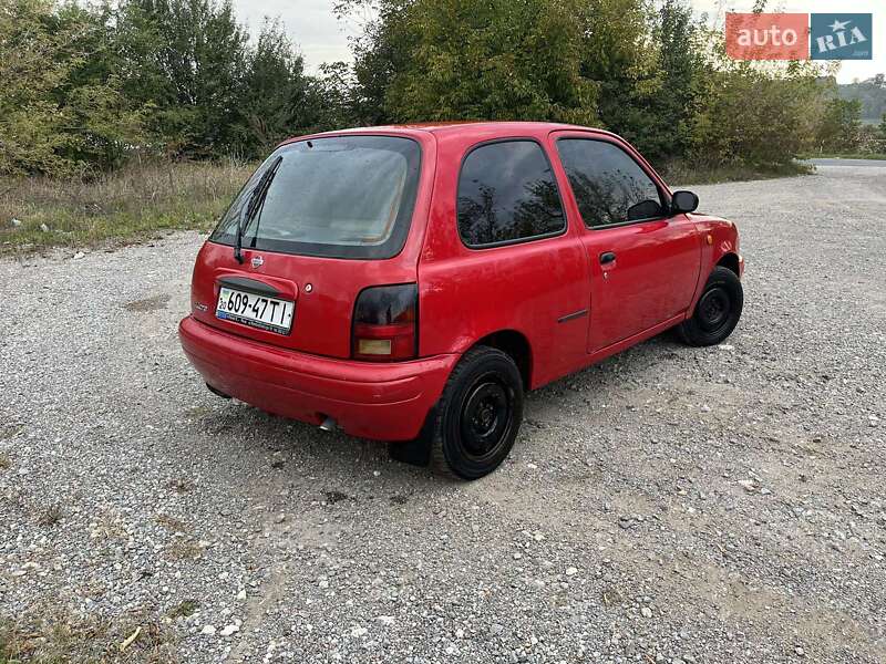 Хэтчбек Nissan Micra 1996 в Волочиске