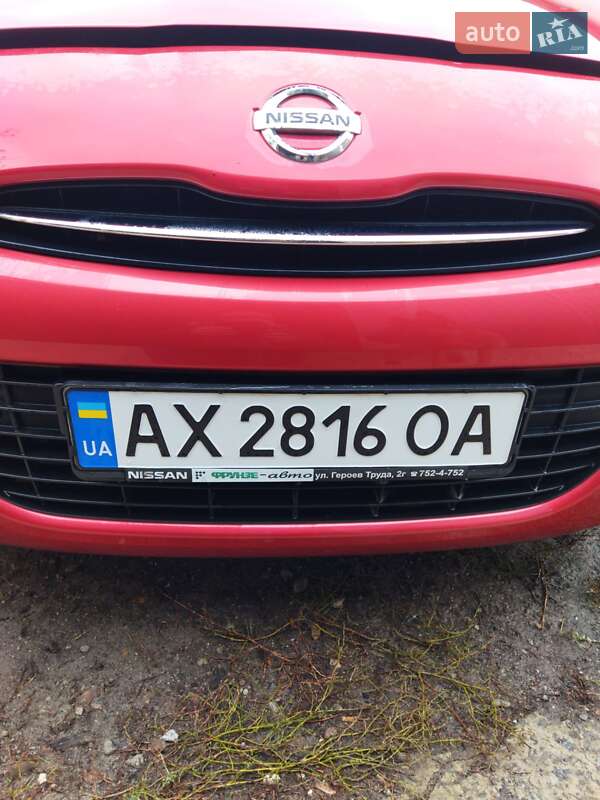 Хэтчбек Nissan Micra 2013 в 
