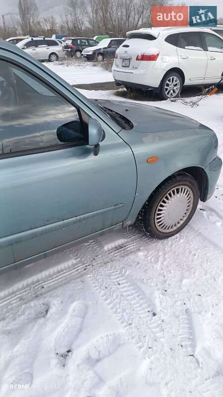 Хетчбек Nissan Micra 2001 в Києві