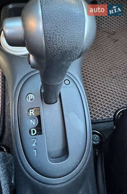 Хэтчбек Nissan Micra 2013 в 