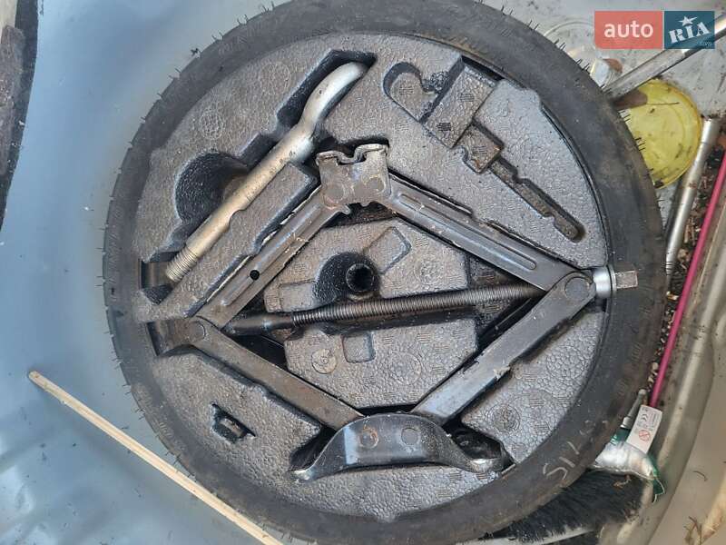 Хетчбек Nissan Micra 2013 в Києві