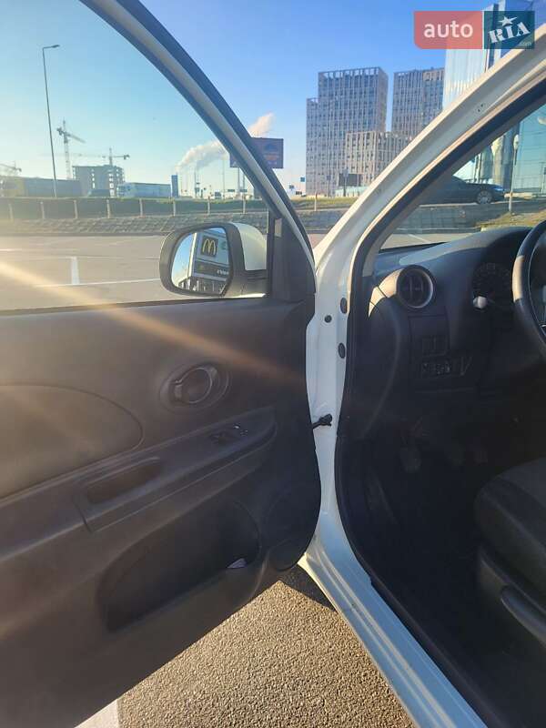 Хетчбек Nissan Micra 2013 в Києві