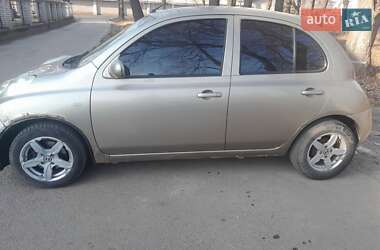 Хетчбек Nissan Micra 2004 в Чернівцях
