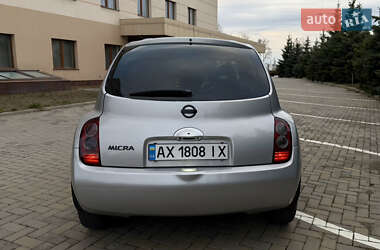 Хэтчбек Nissan Micra 2004 в 