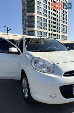 Хэтчбек Nissan Micra 2013 в 