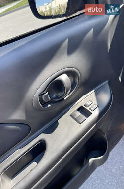 Хэтчбек Nissan Micra 2013 в 