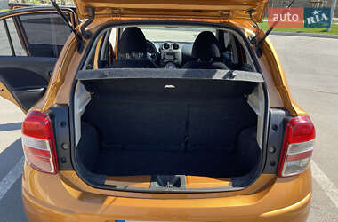 Хэтчбек Nissan Micra 2013 в 