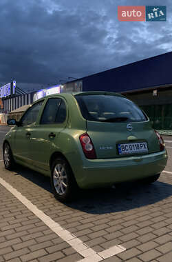 Хетчбек Nissan Micra 2004 в 