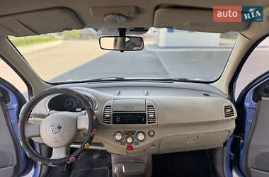 Хэтчбек Nissan Micra 2003 в 