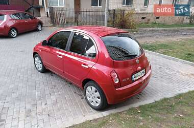 Хэтчбек Nissan Micra 2010 в 