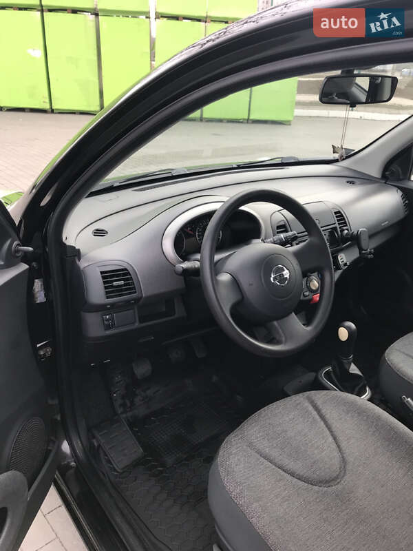 Хетчбек Nissan Micra 2006 в Умані