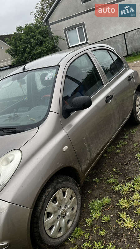 Хетчбек Nissan Micra 2006 в 