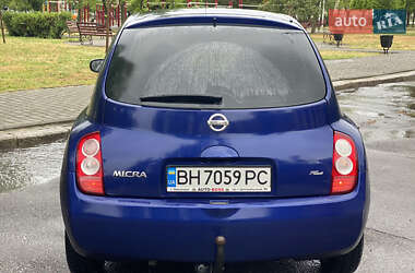 Хэтчбек Nissan Micra 2004 в 