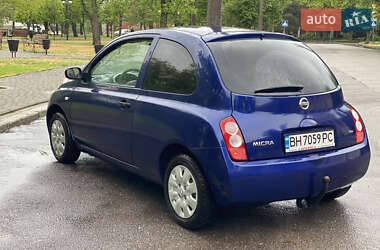 Хэтчбек Nissan Micra 2004 в 
