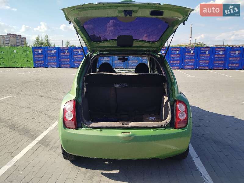 Хэтчбек Nissan Micra 2004 в Киеве