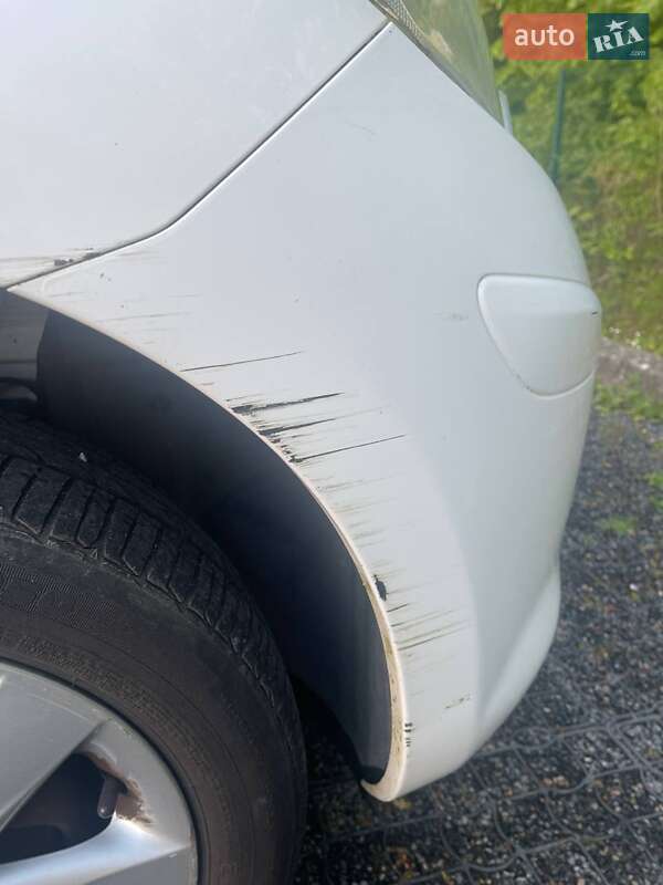 Хетчбек Nissan Micra 2013 в Львові