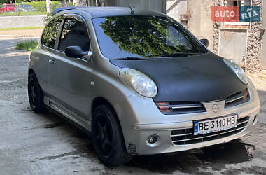Хэтчбек Nissan Micra 2003 в 