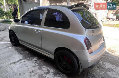 Хэтчбек Nissan Micra 2003 в 