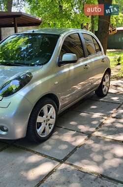 Хэтчбек Nissan Micra 2009 в 