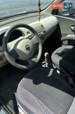Хэтчбек Nissan Micra 2004 в 