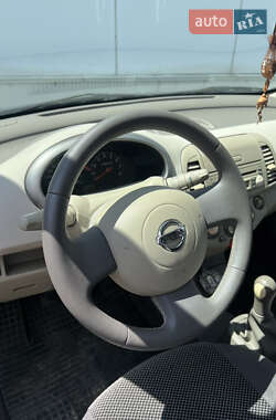 Хэтчбек Nissan Micra 2004 в 