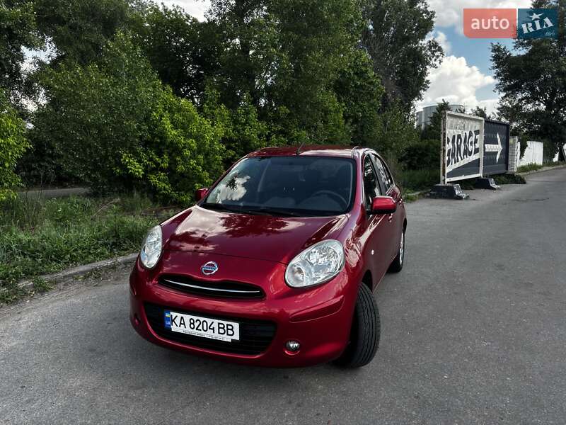 Хэтчбек Nissan Micra 2013 в 