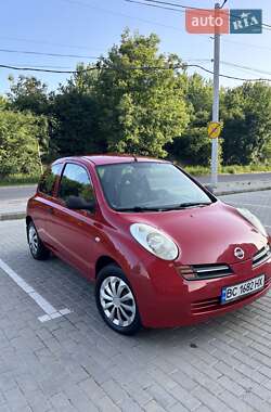 Хэтчбек Nissan Micra 2004 в 