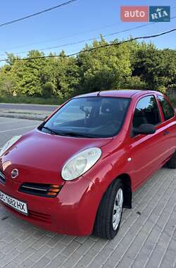 Хэтчбек Nissan Micra 2004 в 