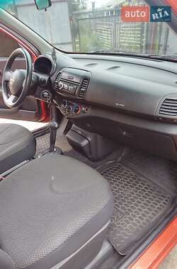 Хэтчбек Nissan Micra 2008 в 