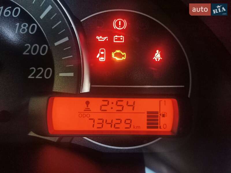 Хетчбек Nissan Micra 2015 в Запоріжжі