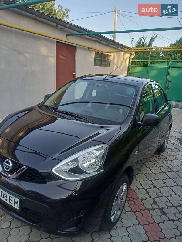 Хетчбек Nissan Micra 2015 в Запоріжжі