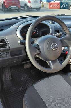 Хетчбек Nissan Micra 2004 в 