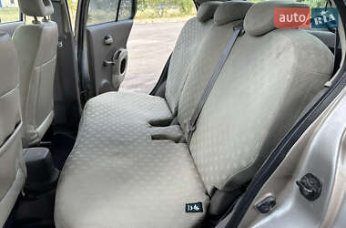 Хэтчбек Nissan Micra 2004 в 