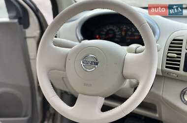 Хэтчбек Nissan Micra 2004 в 