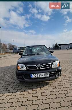 Хэтчбек Nissan Micra 2000 в 