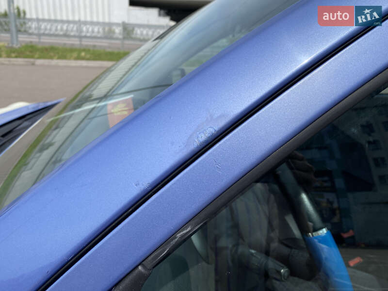 Хэтчбек Nissan Micra 2005 в Киеве