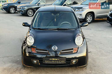Хэтчбек Nissan Micra 2003 в 