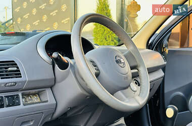 Хэтчбек Nissan Micra 2003 в 